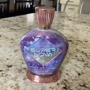 Super Nova tanning bronzer